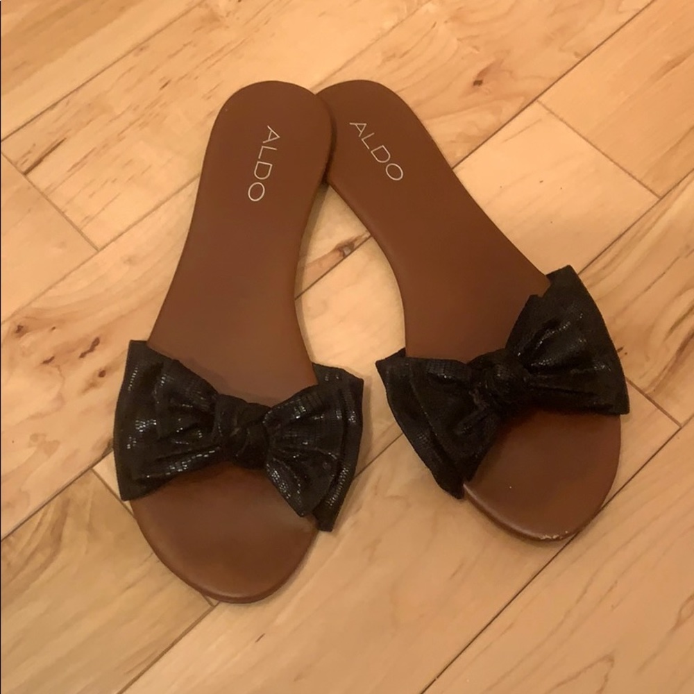 Aldo flip flops